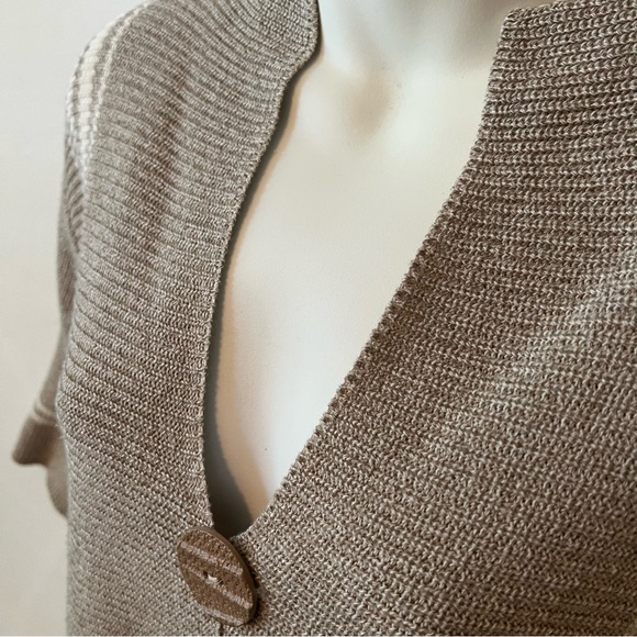 Orvis vneck tunic one button tan and cream stripe size Medium - Picture 3 of 6